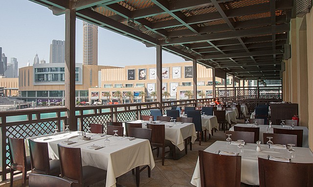 مطعم أوربانو من المطاعم المطله على نافورة دبي