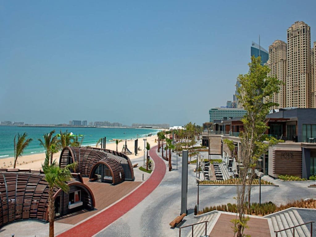 شاطئ ذا بيتش احد شواطئ دبي العامة