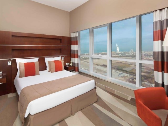 فنادق دبي ٤ نجوم البرشا
