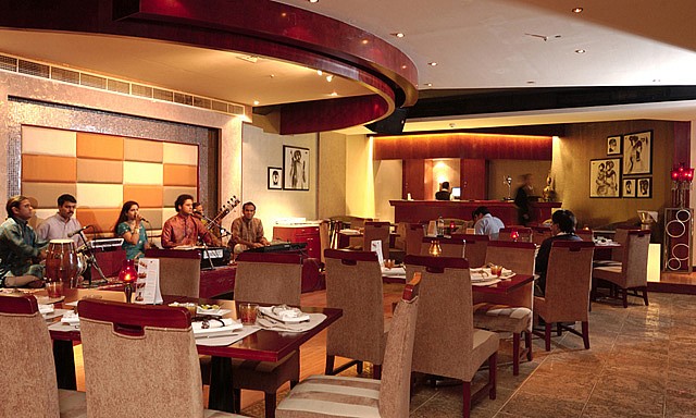 مطعم ذا بومباي من افضل مطاعم هندية في دبي