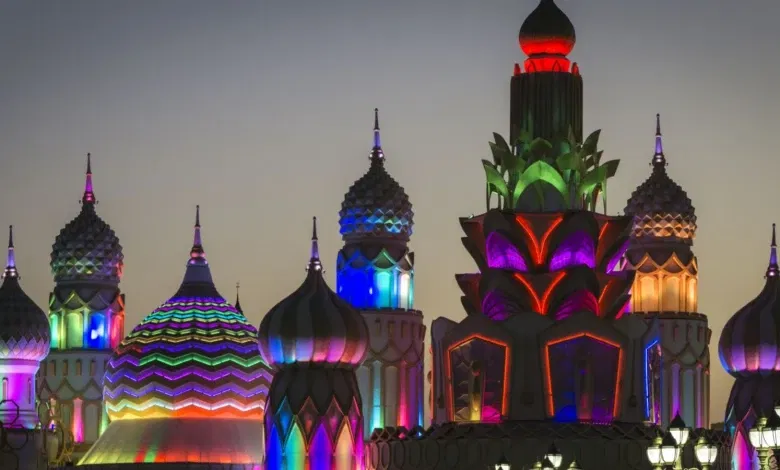 المطاعم والمقاهى فى القرية العالمية