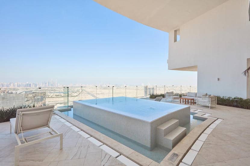 يعتبر فندق فايف نخلة جميرا من أبرز شقق فندقية في دبي مع مسبح خاص