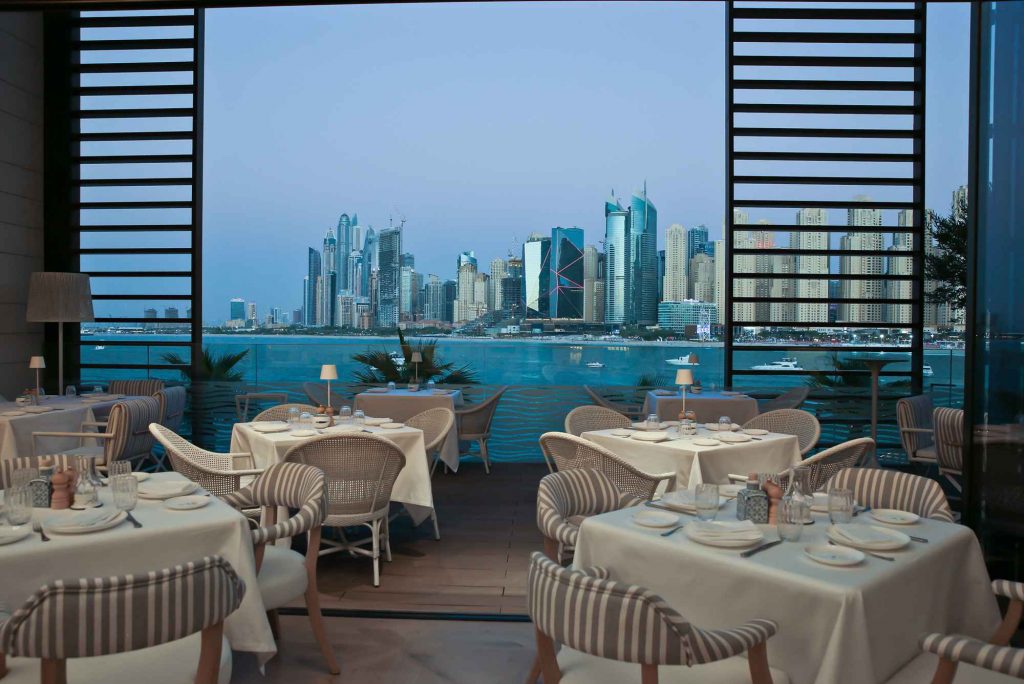 يعد مطعم اسمى من أفضل مطاعم جديدة في دبي لعام 2020