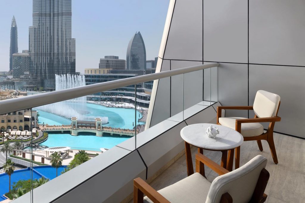 فنادق مطلة على نافورة دبي