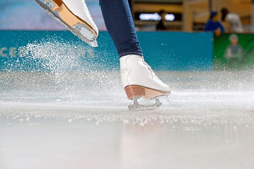 Dubai Ice Rink: Skating in Dubai Mall
