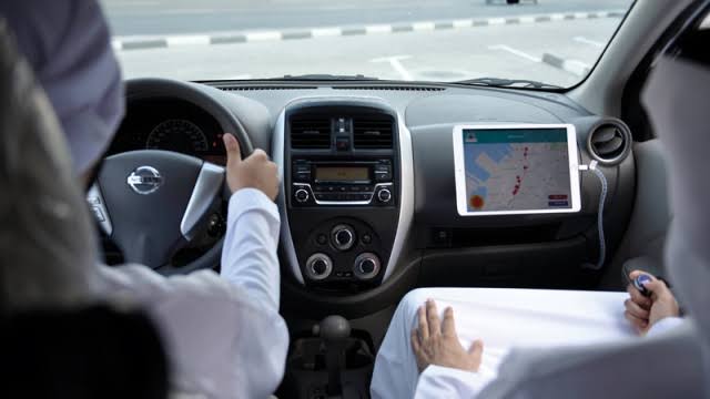 رسوم فحص النظر لتجديد رخصة القيادة دبي