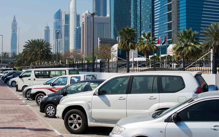 أماكن وقوف السيارات في دبي