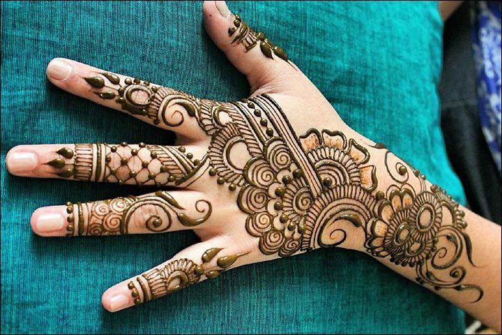 Dubai henna design pattern simple and elegant Follow mehndiworld_ for more  such design . . . Credit :… | Instagram