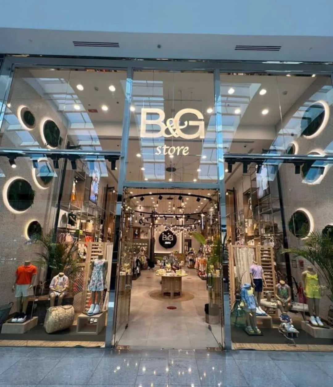 بي آند جي ستور دبي مول