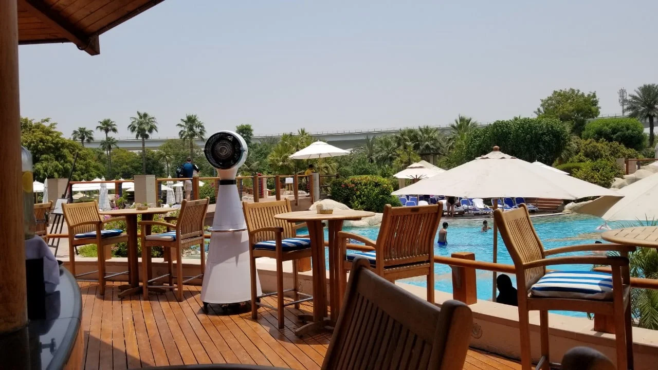 مطعم Poolside Restaurant