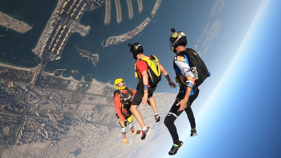 إجراءات تجربة القفز المظلي في سكاي دايف دبي